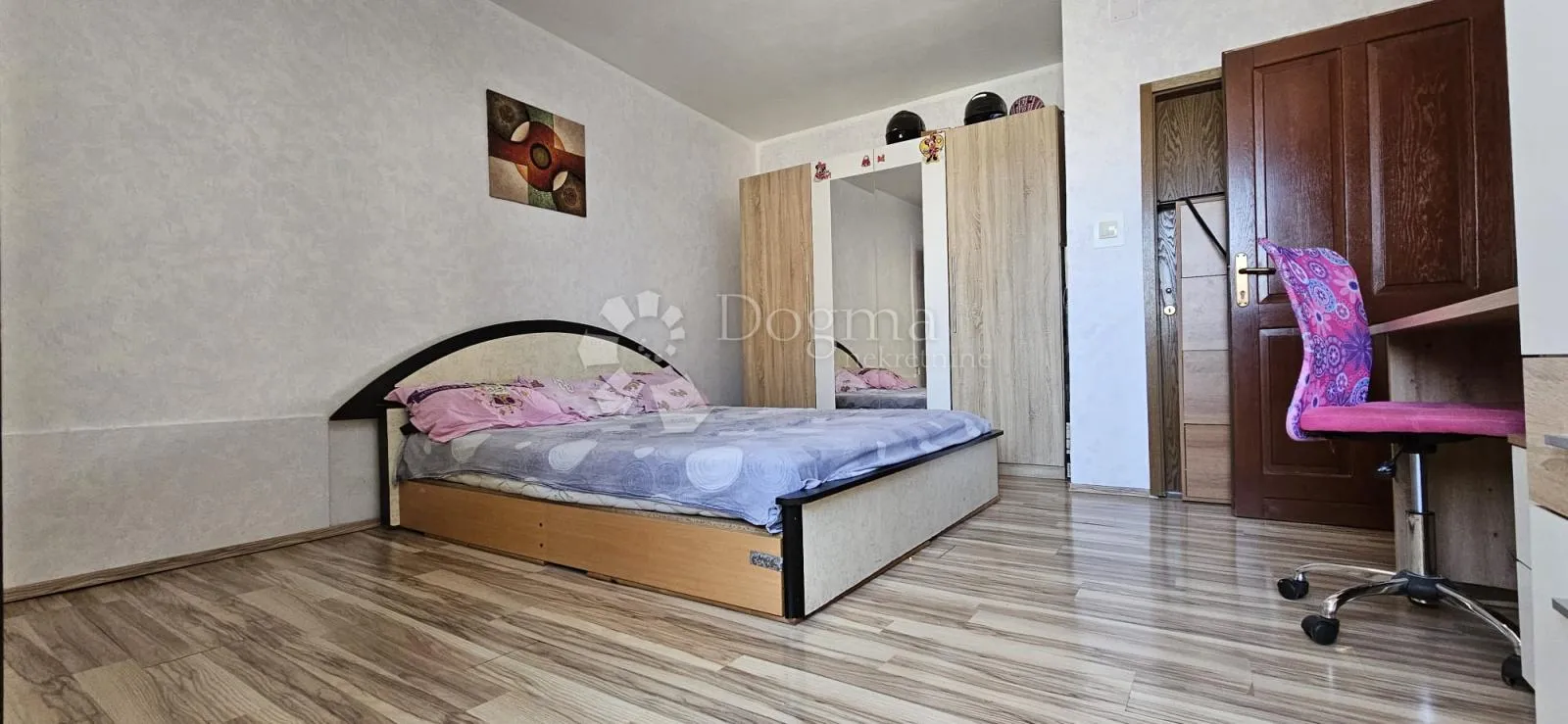 jedinstvena prilika: dva lijepa stana u blizini arene - slika 8