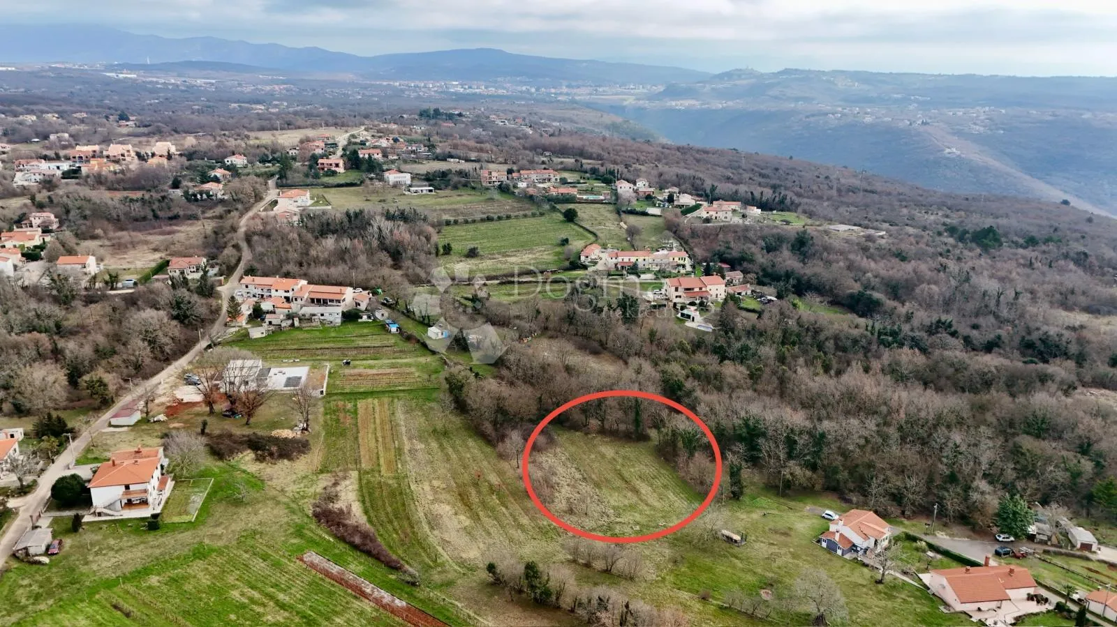 ekskluzivno! građevinsko zemljište u labinu! - slika 2