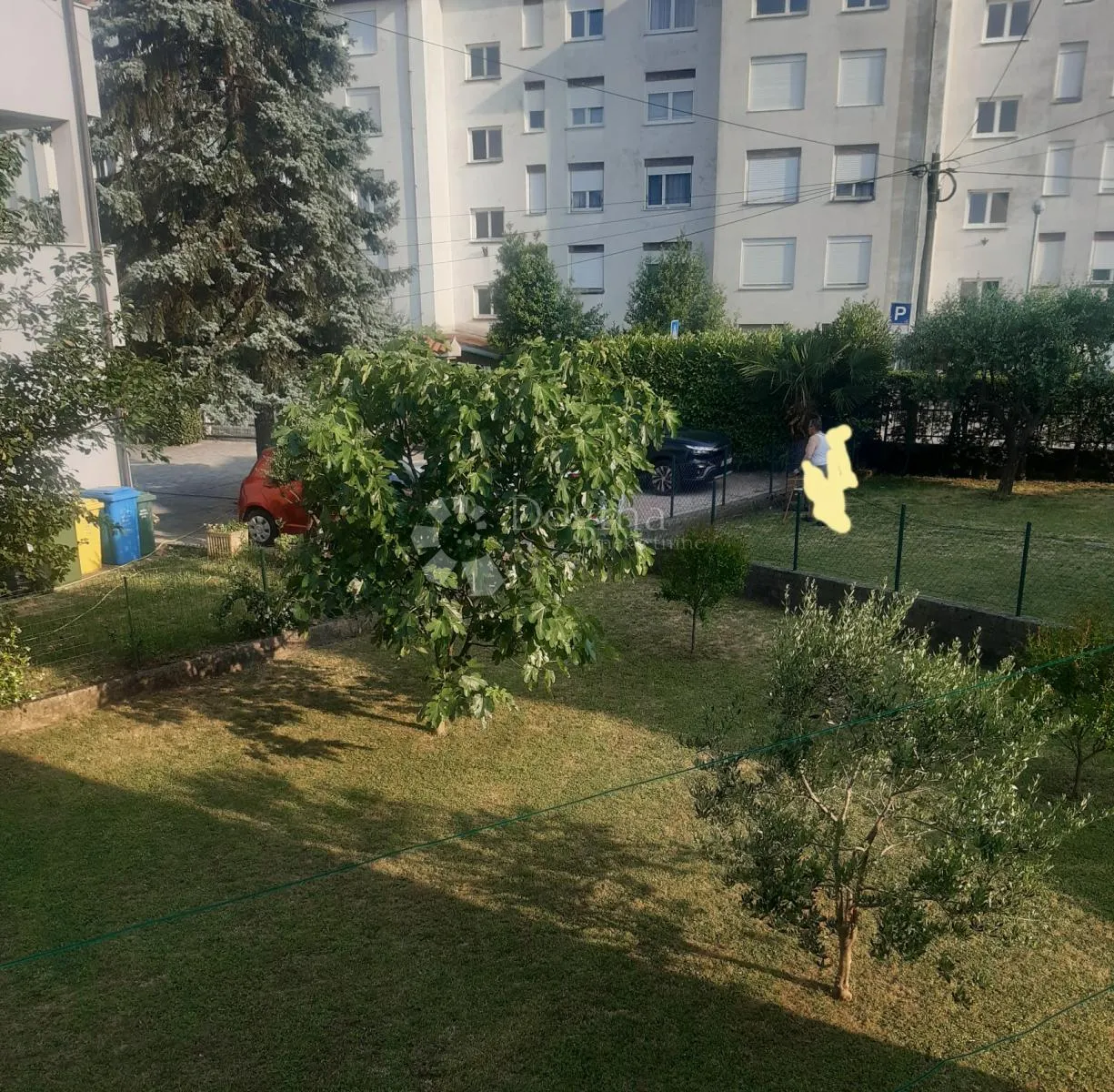 etaža sa garažama u centru srdoča - slika 18