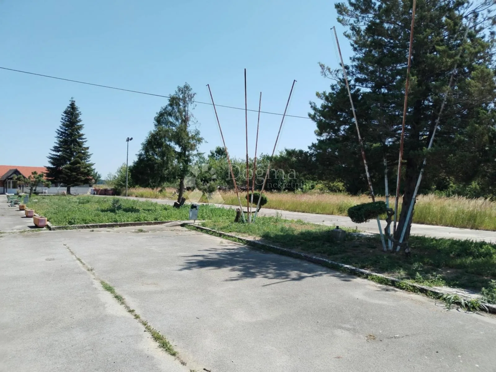 nekretnina za potpunu adaptaciju – nekadašnji dom za starije osobe, budančevica - slika 5