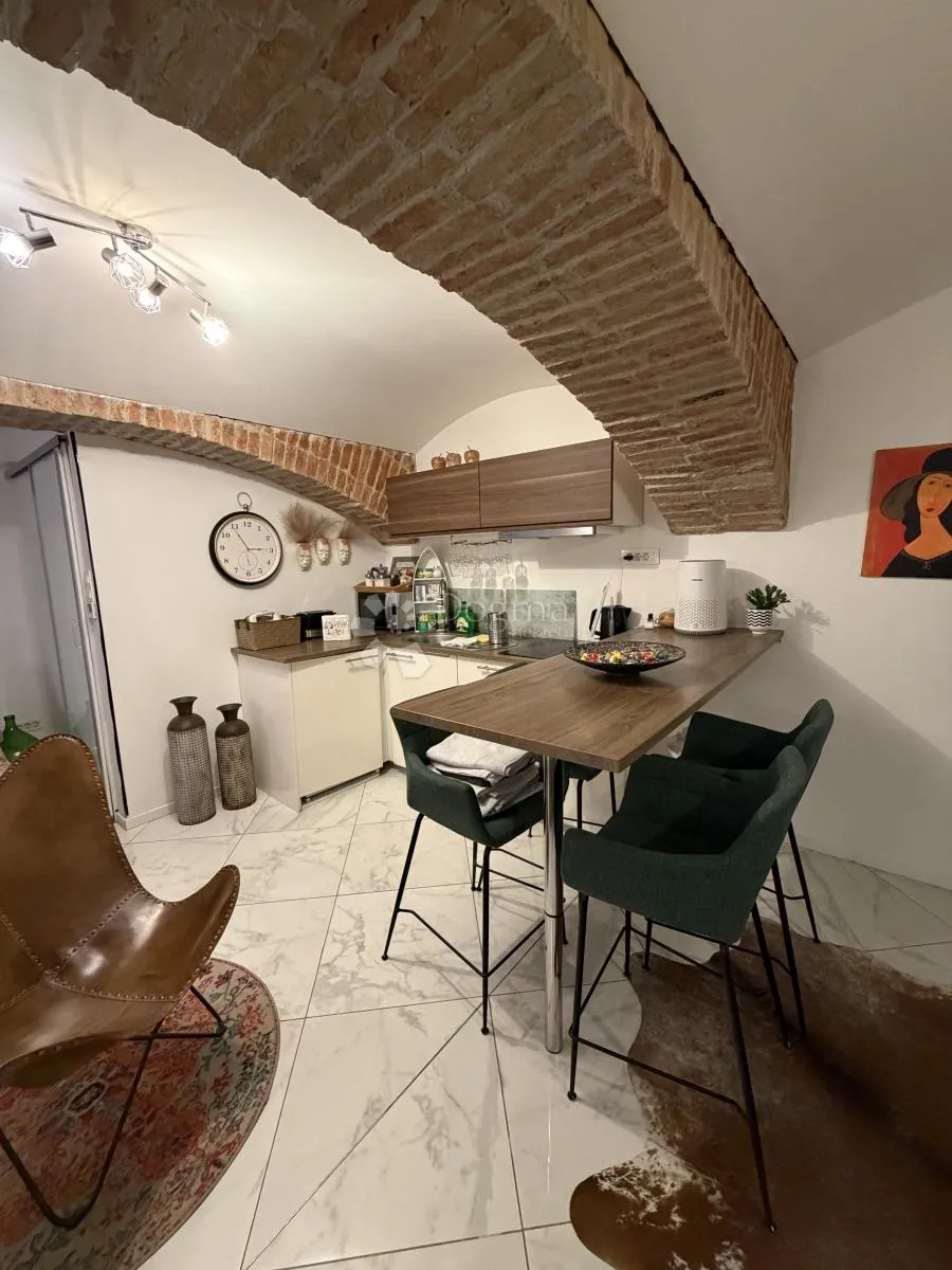 strogi centar – nasuprot zrinjevca! stan 30 m², top investicija za najam - slika 4