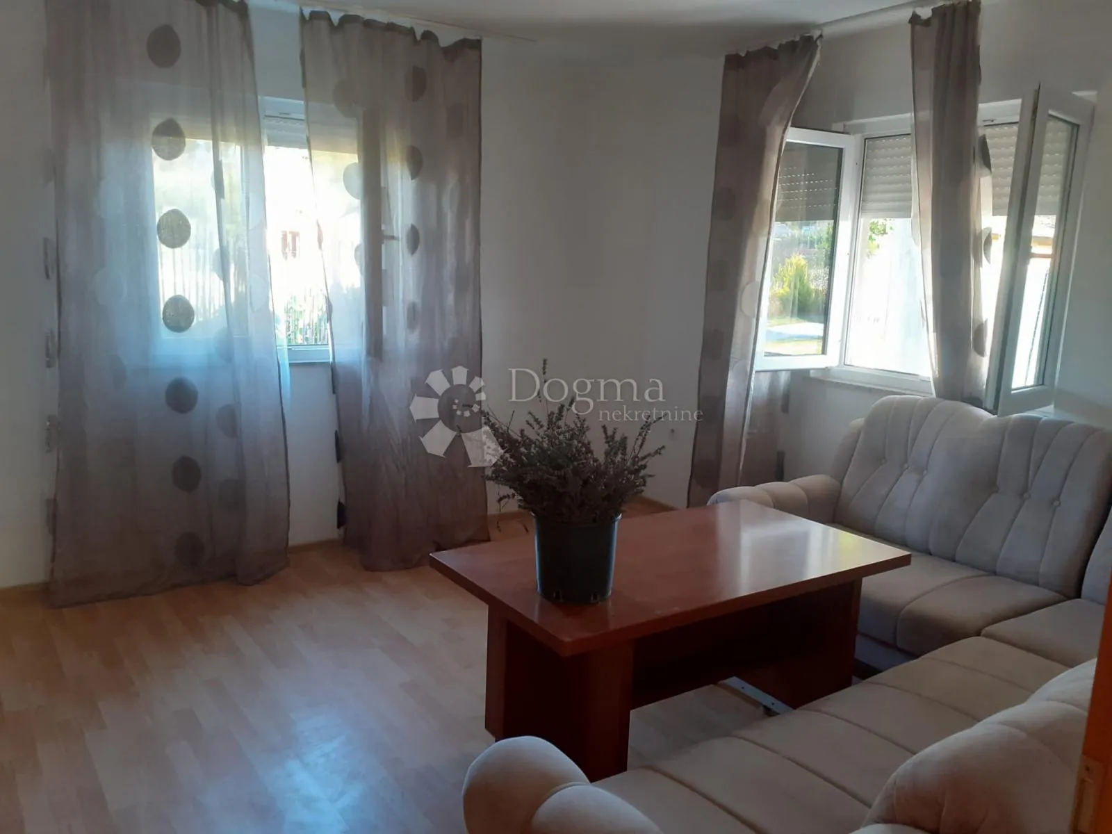 sunčana prizemnica s velikom okućnicom nedaleko pule - slika 5