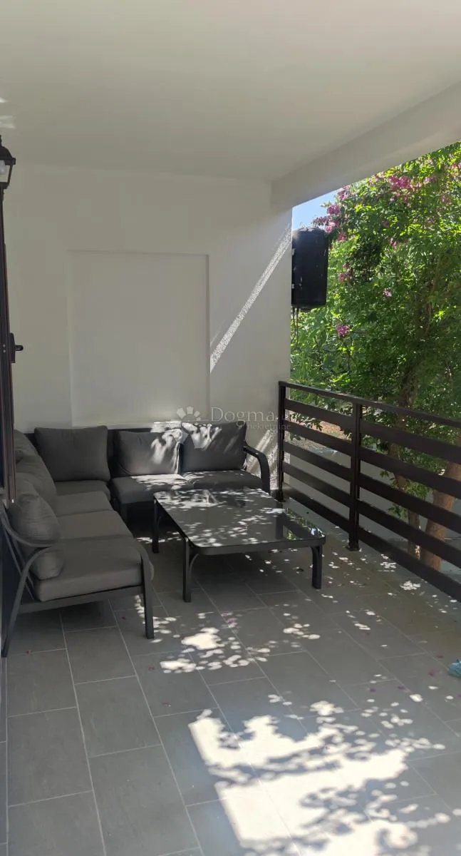 kuća na samo 20 m od uređene plaže! - slika 28