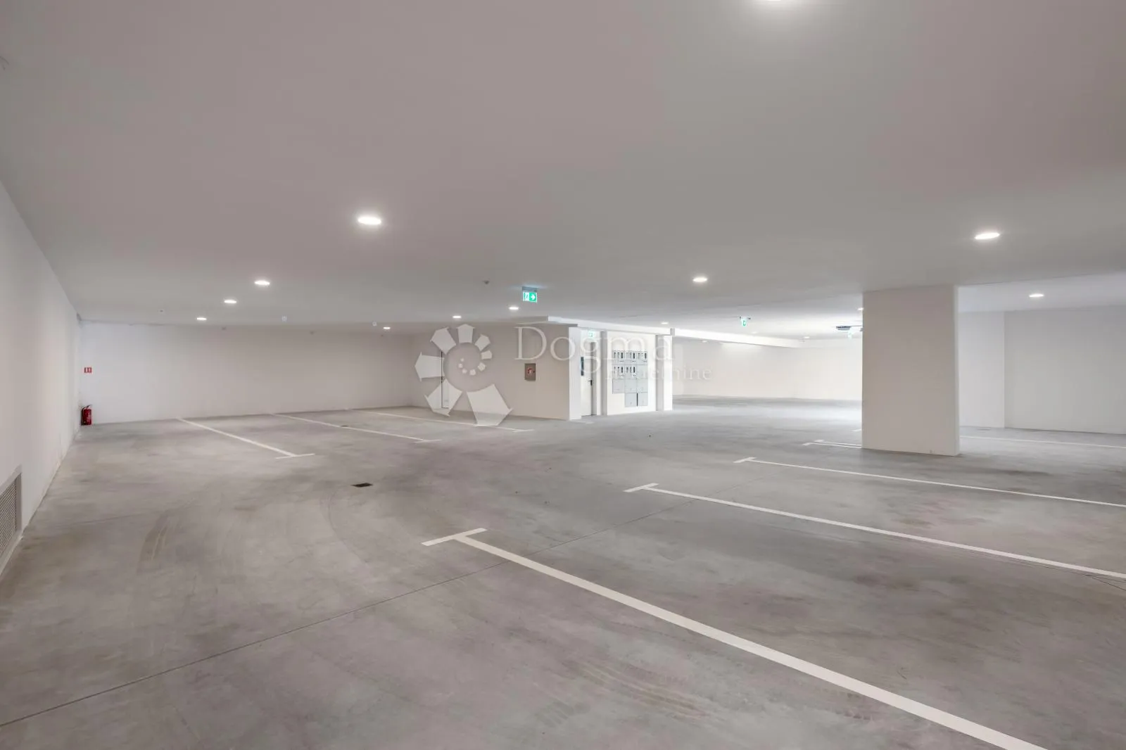 penthouse s bazenom, panoramski pogled - slika 34