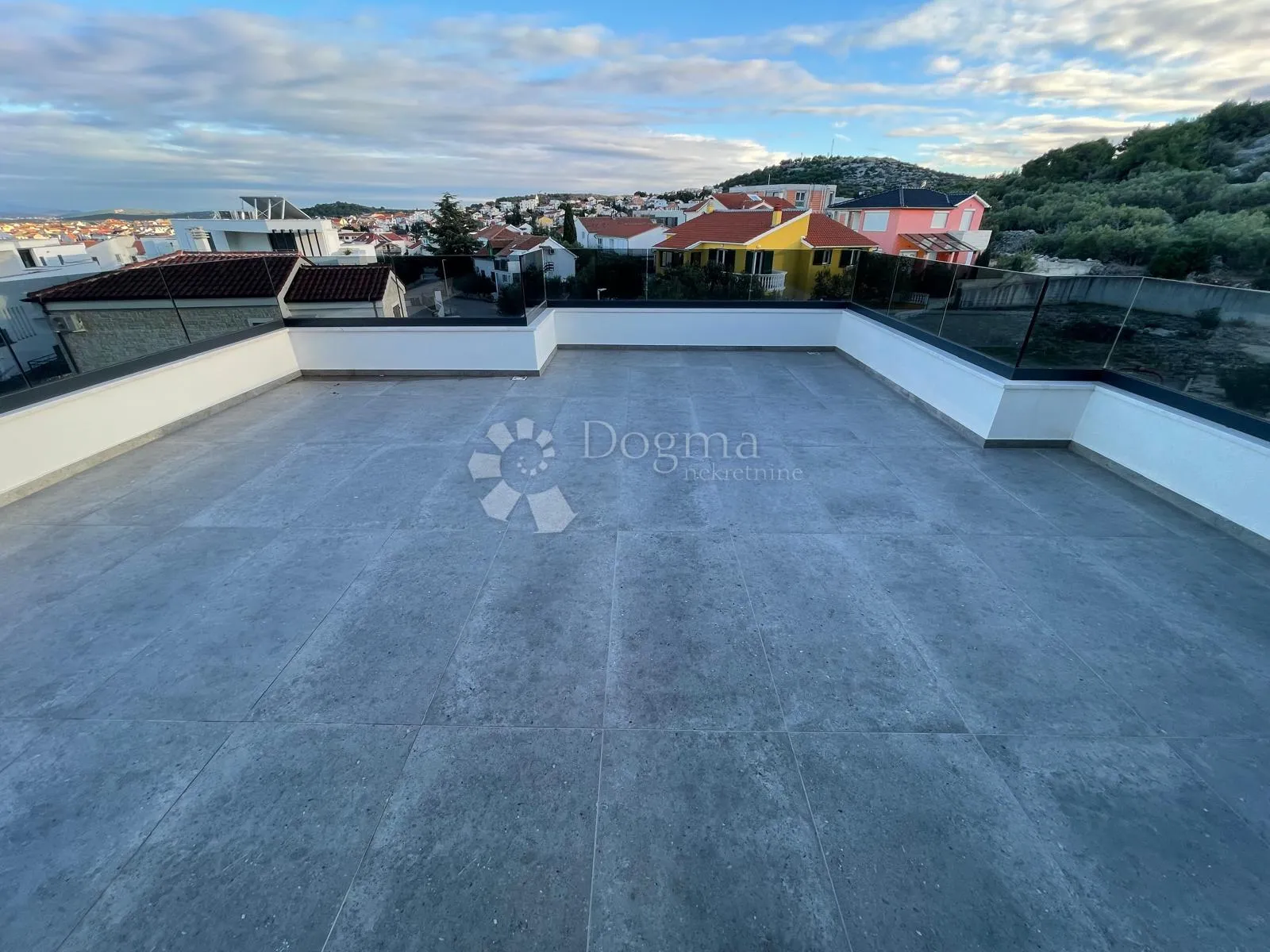 penthouse s panoramskim pogledom na more – 350 m od plaže - slika 14
