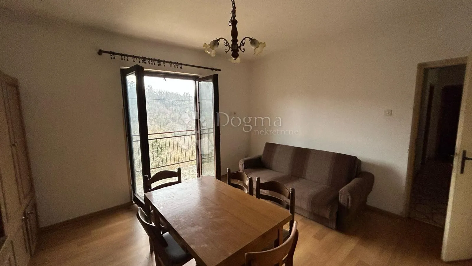kuća za renovaciju s terasom s koje nećete željeti otići! - slika 15