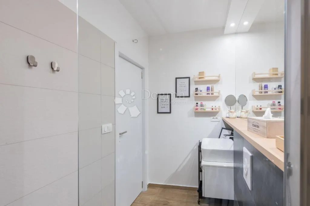 6 apartmana s bazenom u centru pule - slika 31