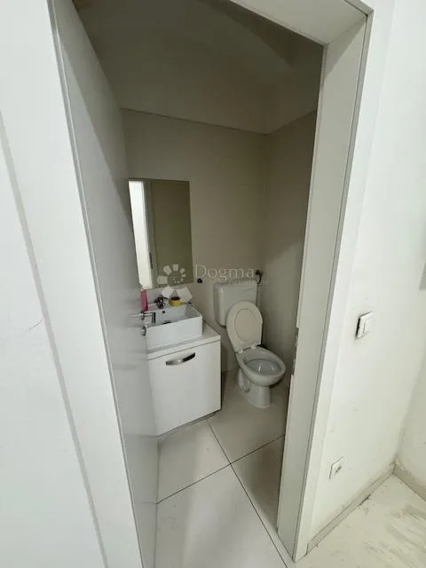 poslovni prostor korzo 40 m² - slika 2