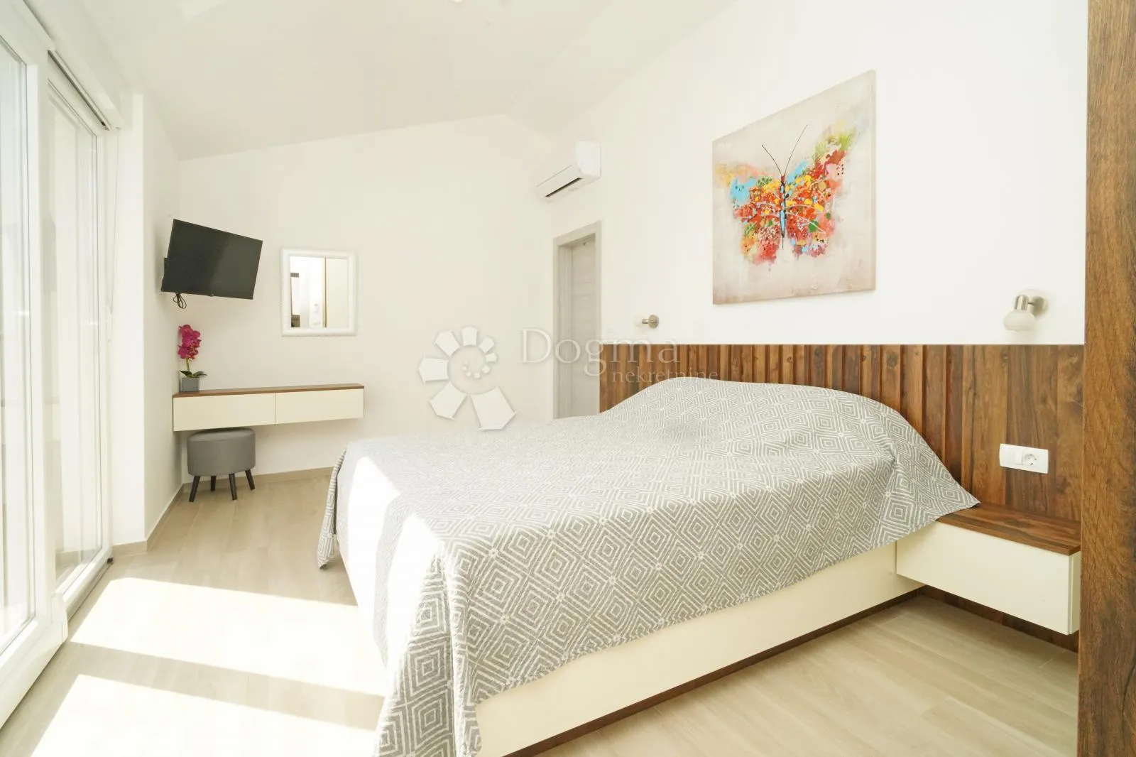 prekrasna vila u zelenilu na mirnoj lokaciji - slika 22