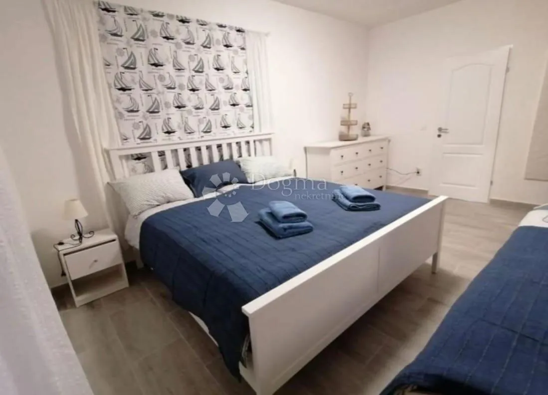 primošten - lijepo namješten stan s pogledom na more - slika 8
