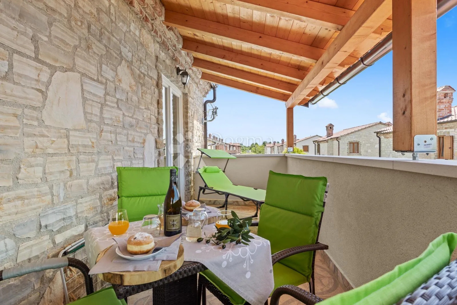 poslovno-stambena kamena villa - svetvinčenat - slika 9