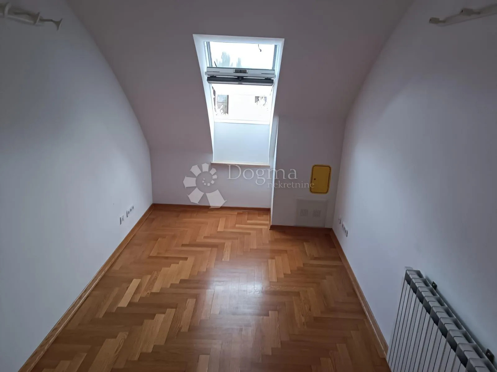 jedinstveni stan srebrnjak - slika 18