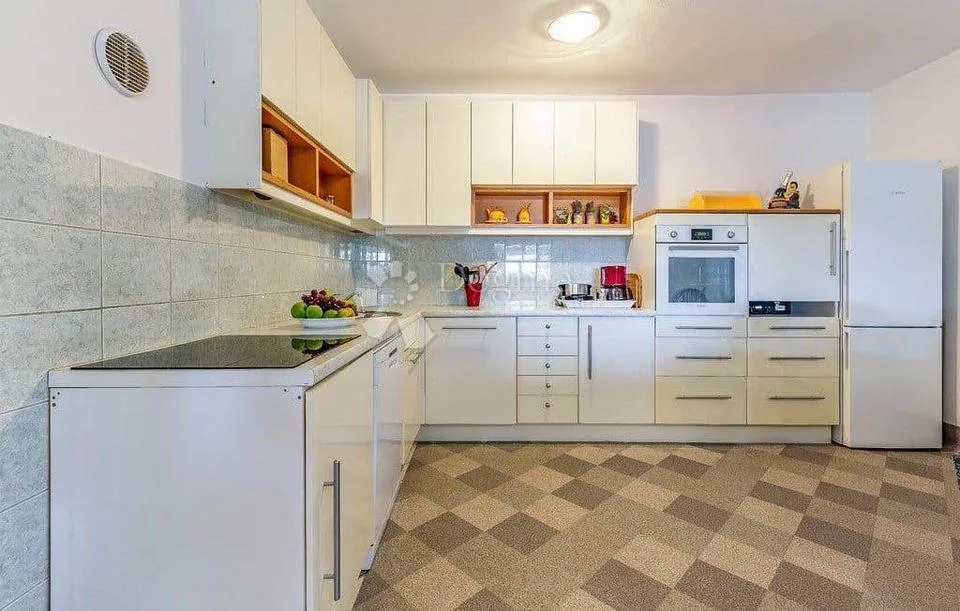 medulin, kuća sa dva apartmana na mirnoj lokaciji - slika 7