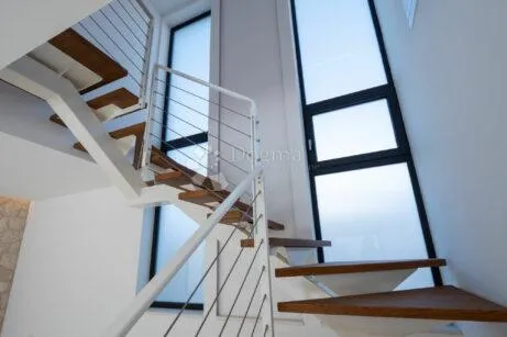 ekskluzivan duplex s bazenom, 100 m od mora - slika 32