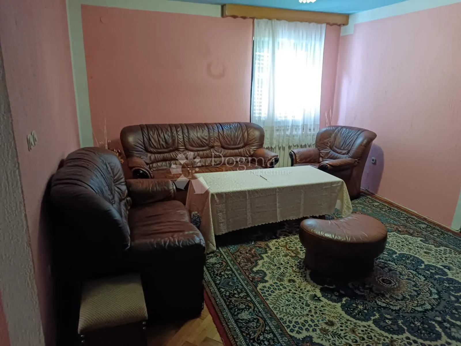 kuća sa radnike ili starački dom - slika 4