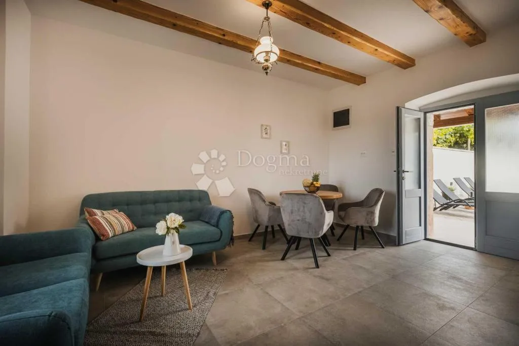 poreč - renovirana kamena kuća zadnja u nizu s jakuzijem - slika 3
