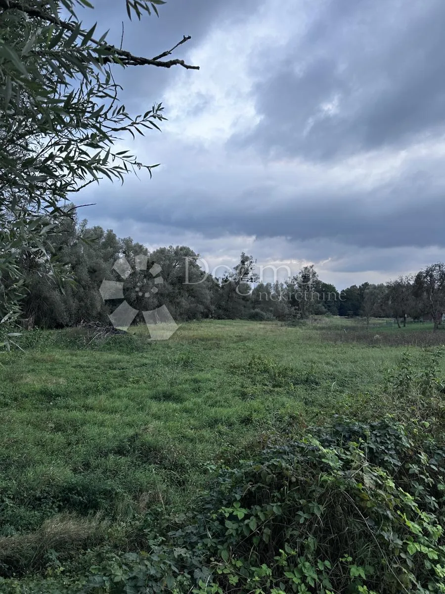 građevinsko zemljište lički osik uz vodu 4640 m2 - slika 5