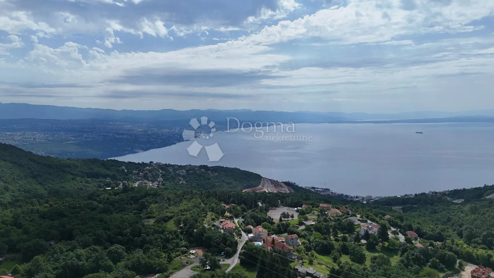 veliko zemljište sa ogromnim potencijalom - slika 1