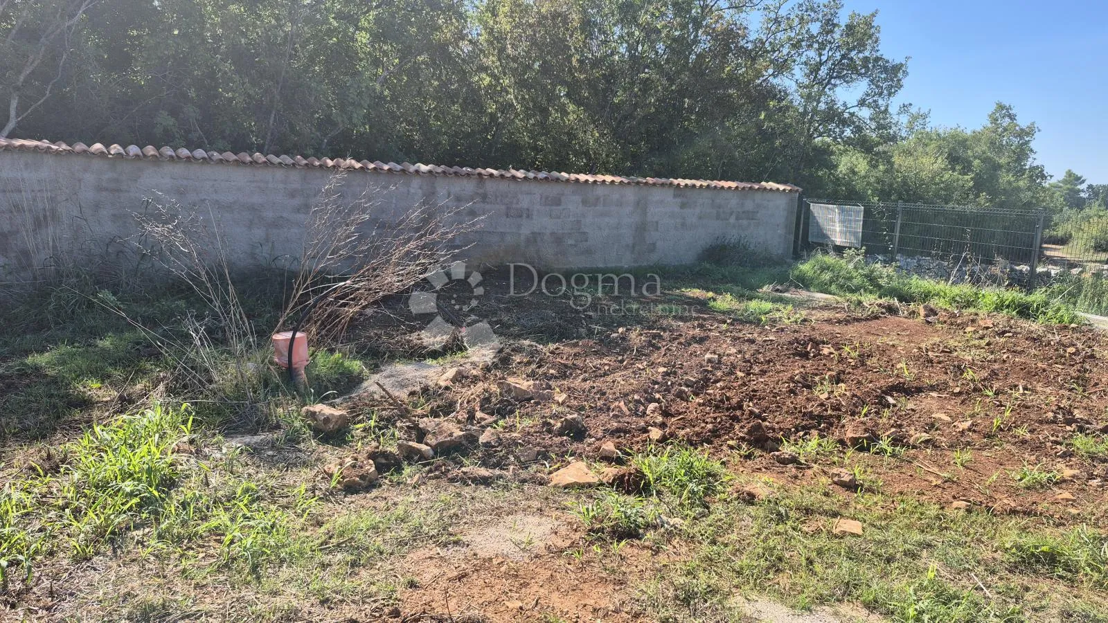 ograđeno poljoprivredno zemljište 476 m2 - slika 7