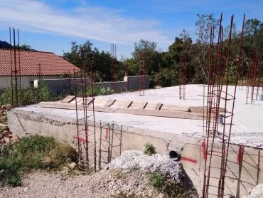 prilika! započeta gradnja - slika 9