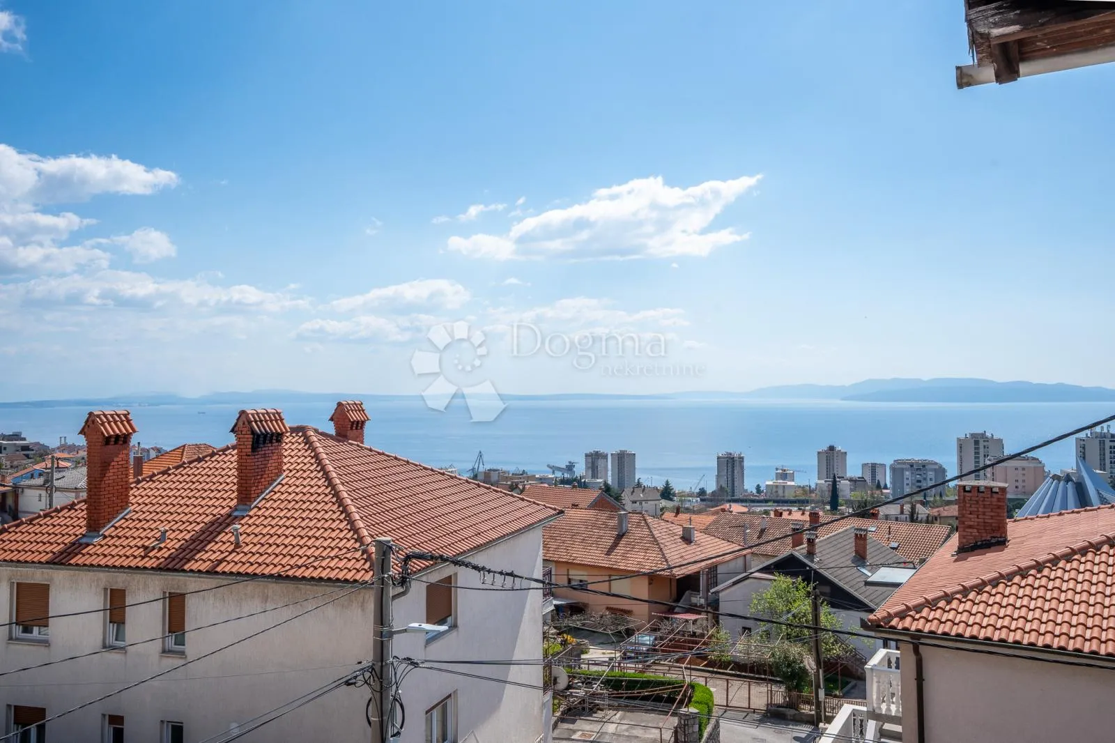 samo u dogmi! obiteljski stan s panoramskim pogledom - slika 12