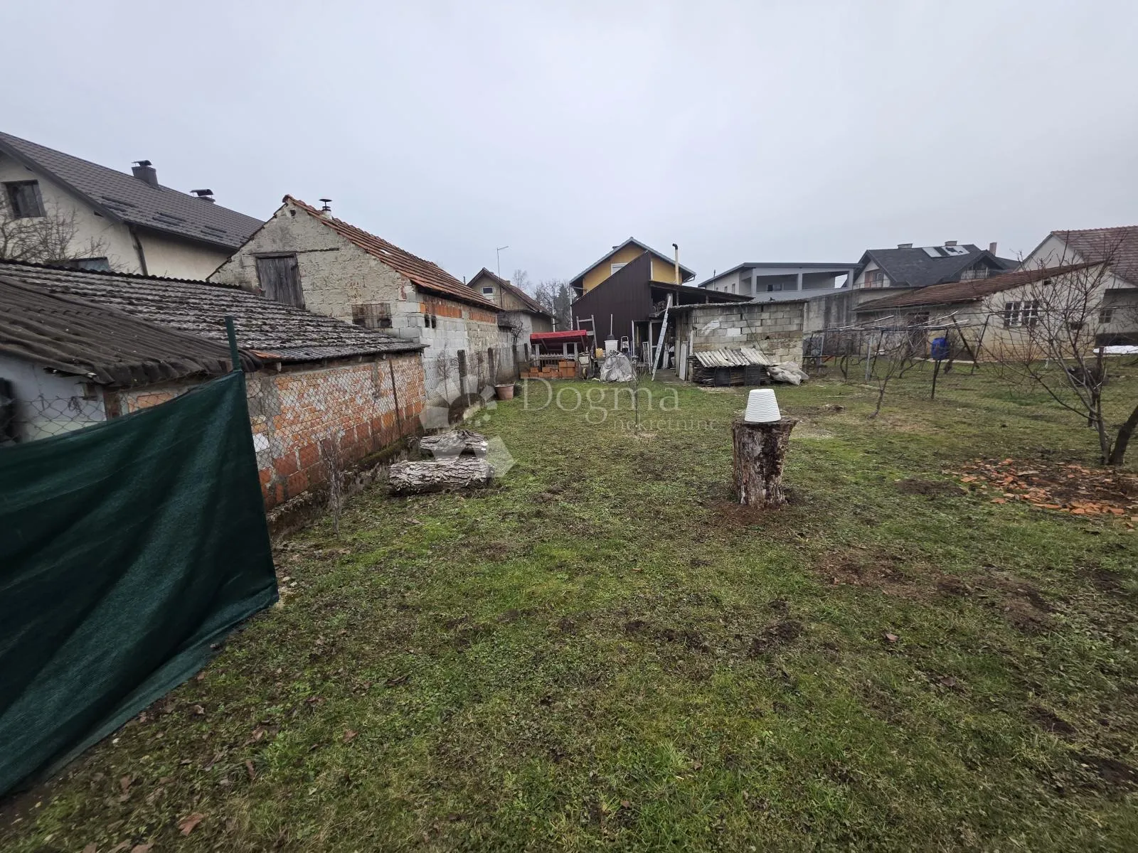 uređena kuća s bazenom i poslovnim prostorom – odlična lokacija uz jezero! - slika 61