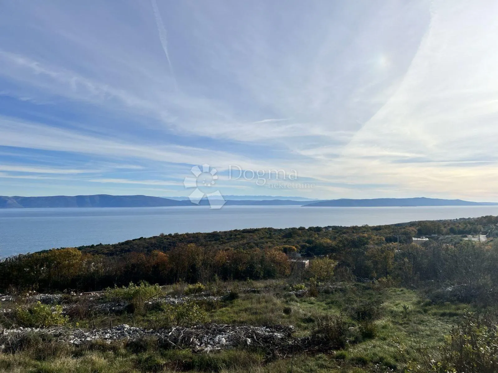 zemljište s građevinskom dozvolom i pogledom na more - slika 2
