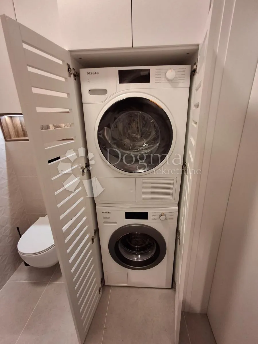 dizajnerski studio apartman u poslovnom centru raba!!! samo kod nas! - slika 22