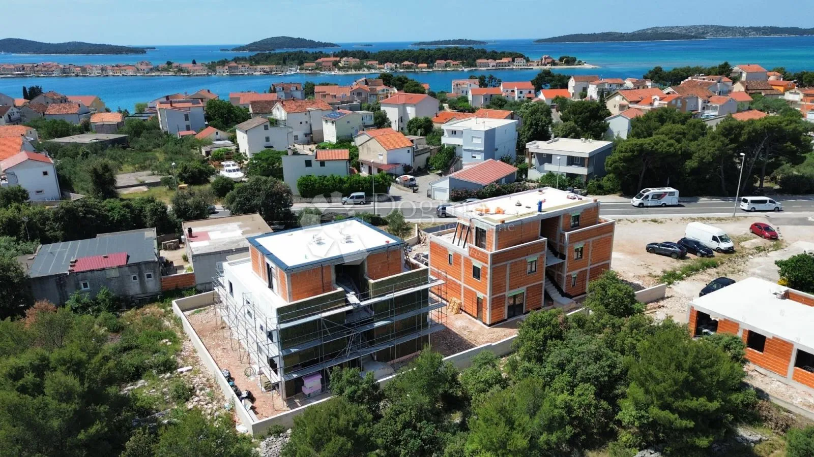brodarica-2. kat dvosobni stan - slika 2
