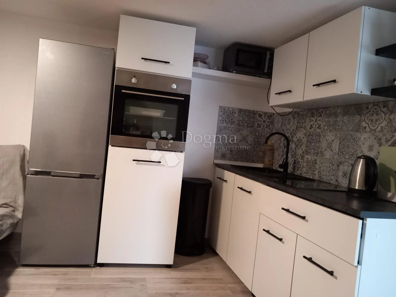 moderna rustikalna kuća u bribiru - slika 10