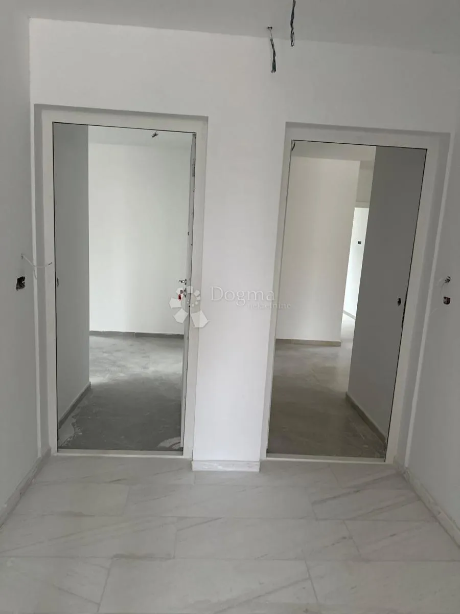 moderna novogradnja 70m od mora - slika 17