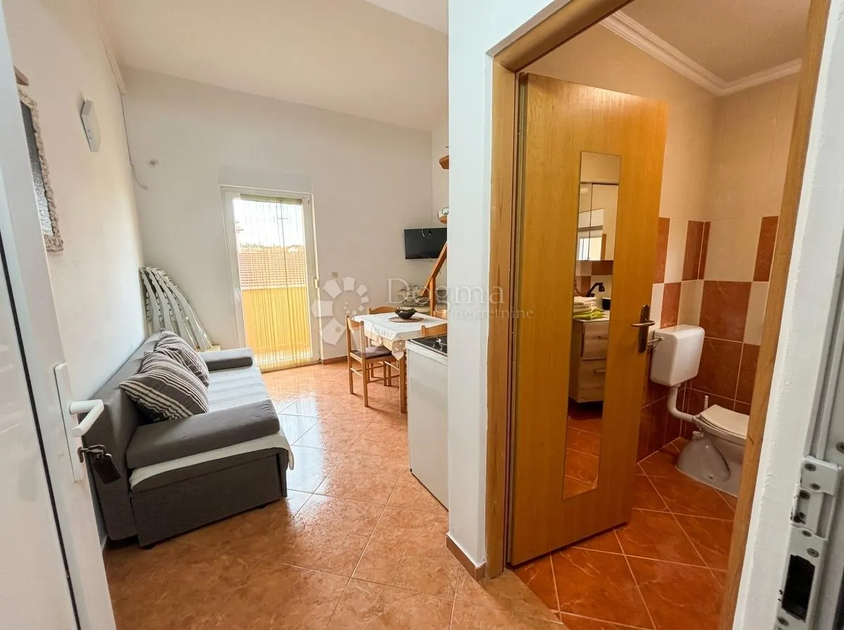 prilika! 3 apartmana na jednom katu - slika 2