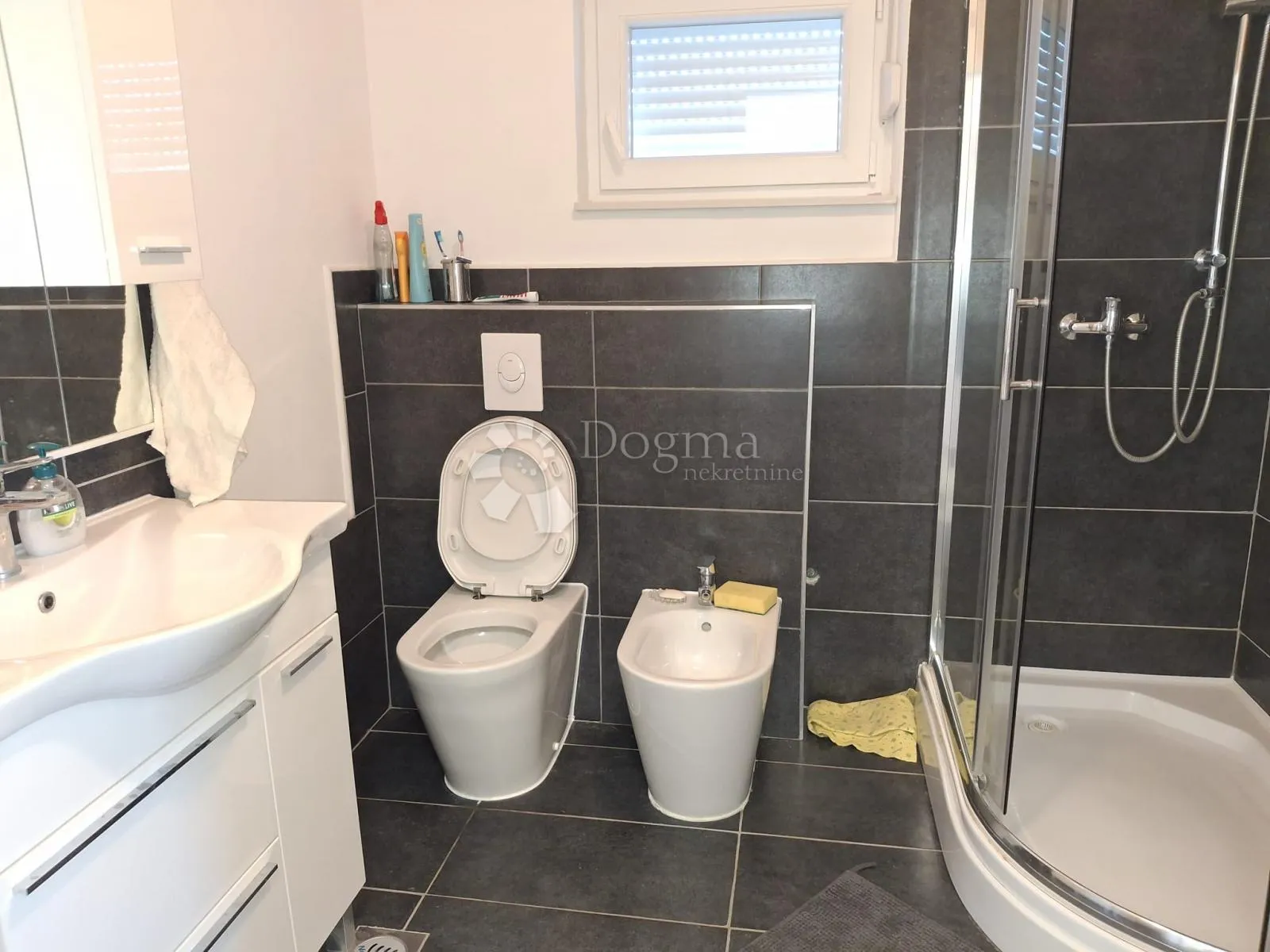 otok rab, lopar, kuća sa 3 apartmana 300 m od mora! - slika 25