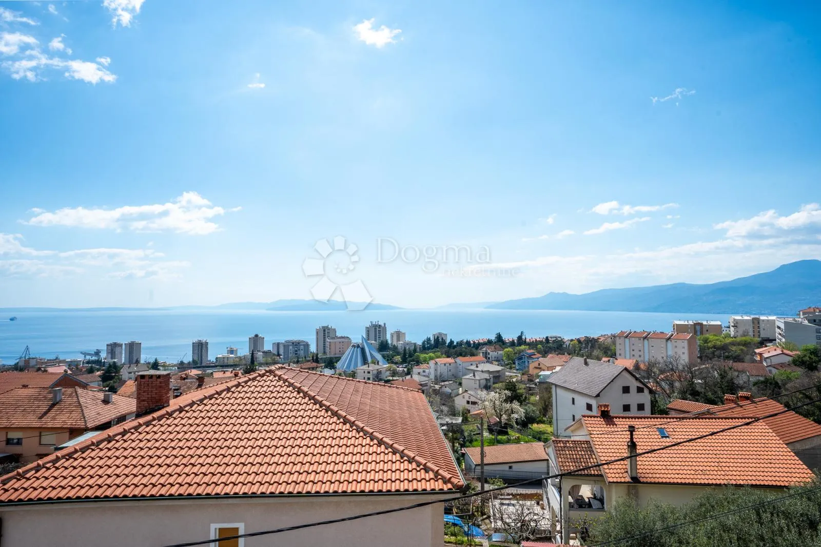 samo u dogmi! obiteljski stan s panoramskim pogledom - slika 11