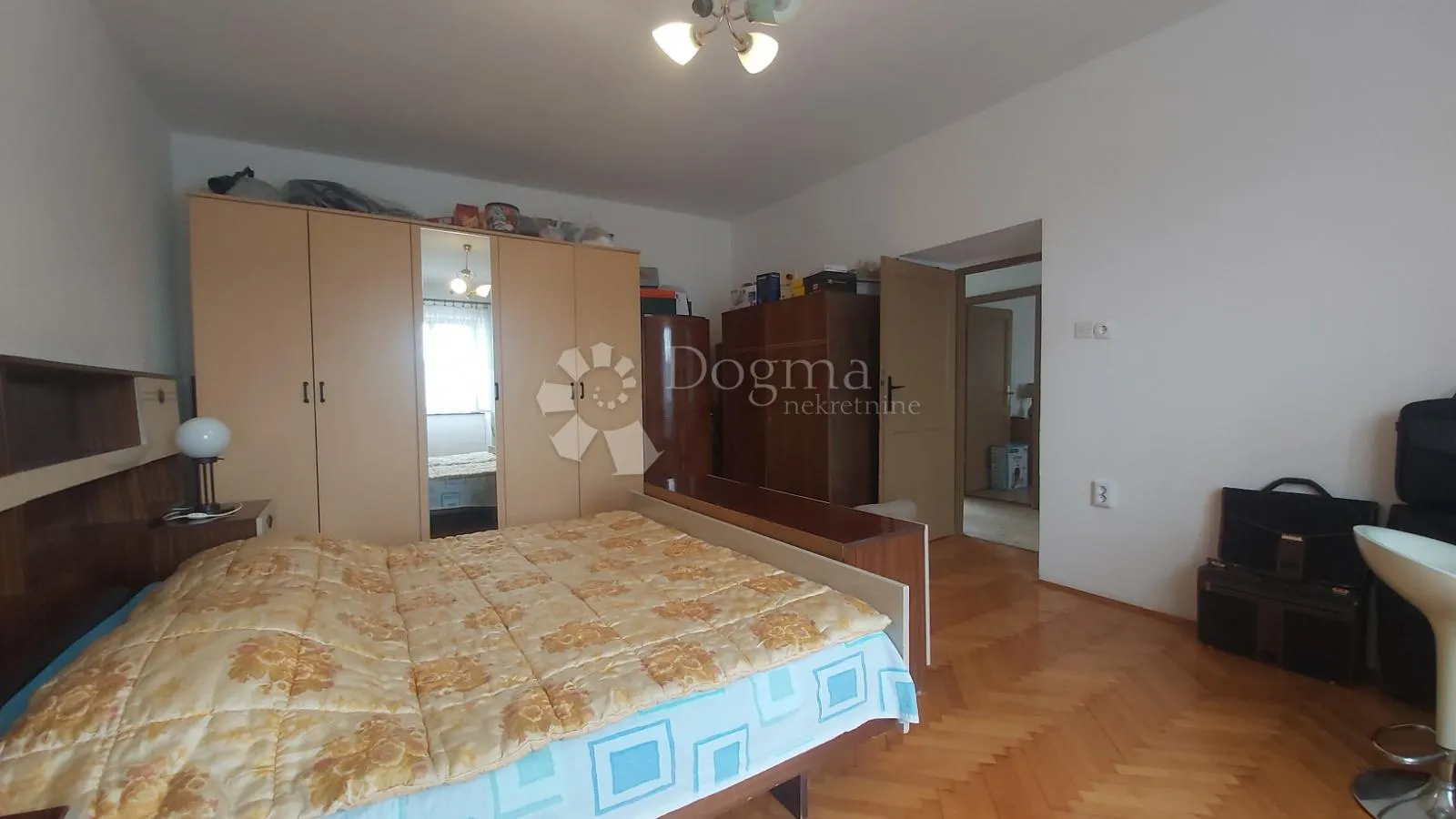 kuća u nizu s pogledom na labin - slika 11