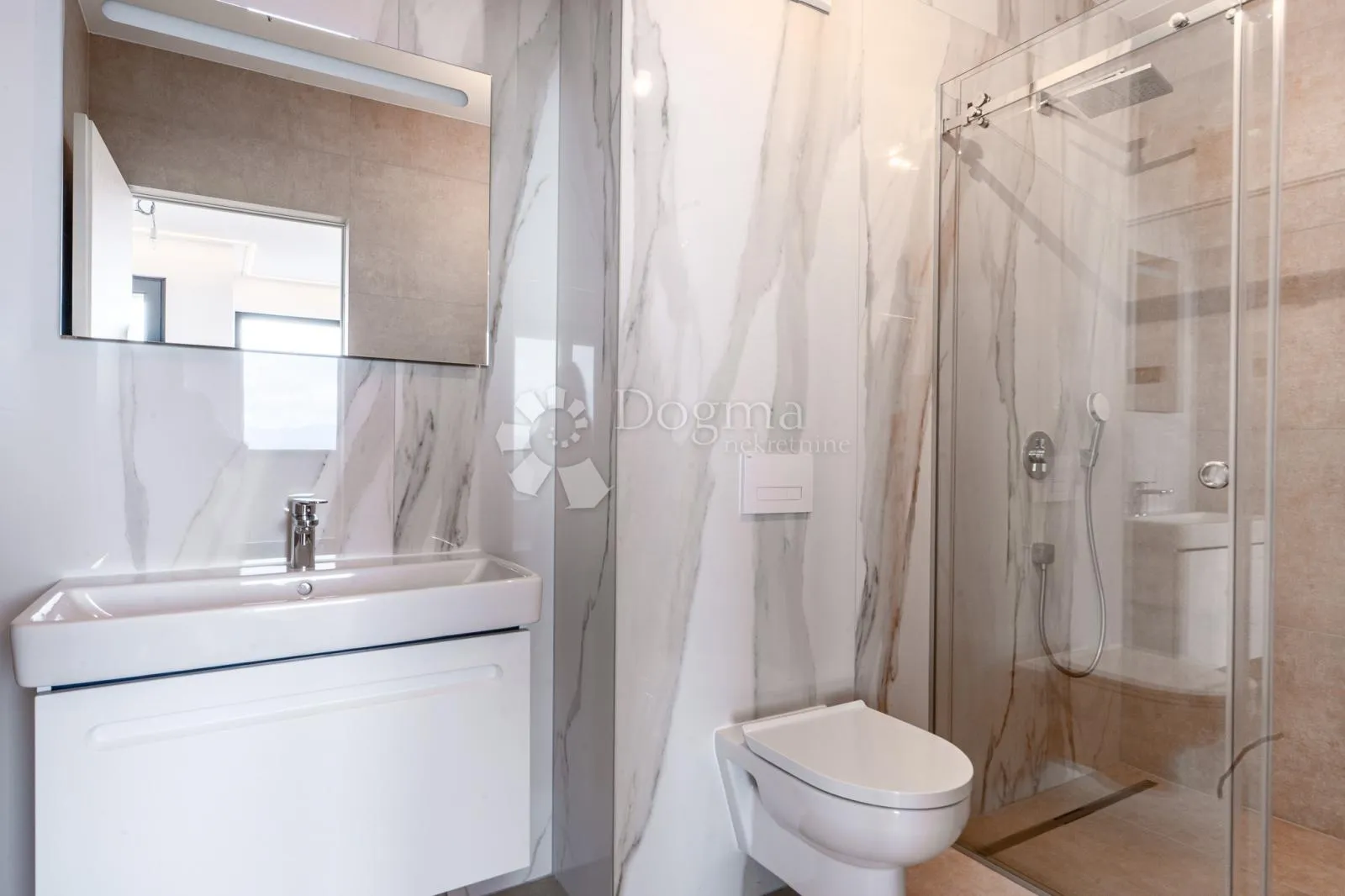 5★ lovran – 335 m² ukupno! stan 124 m² + natkrivena terasa 49 m² + vrt i parking 162 m² – 3 sobe, db, 3 kupaone, wc, spremište - slika 6