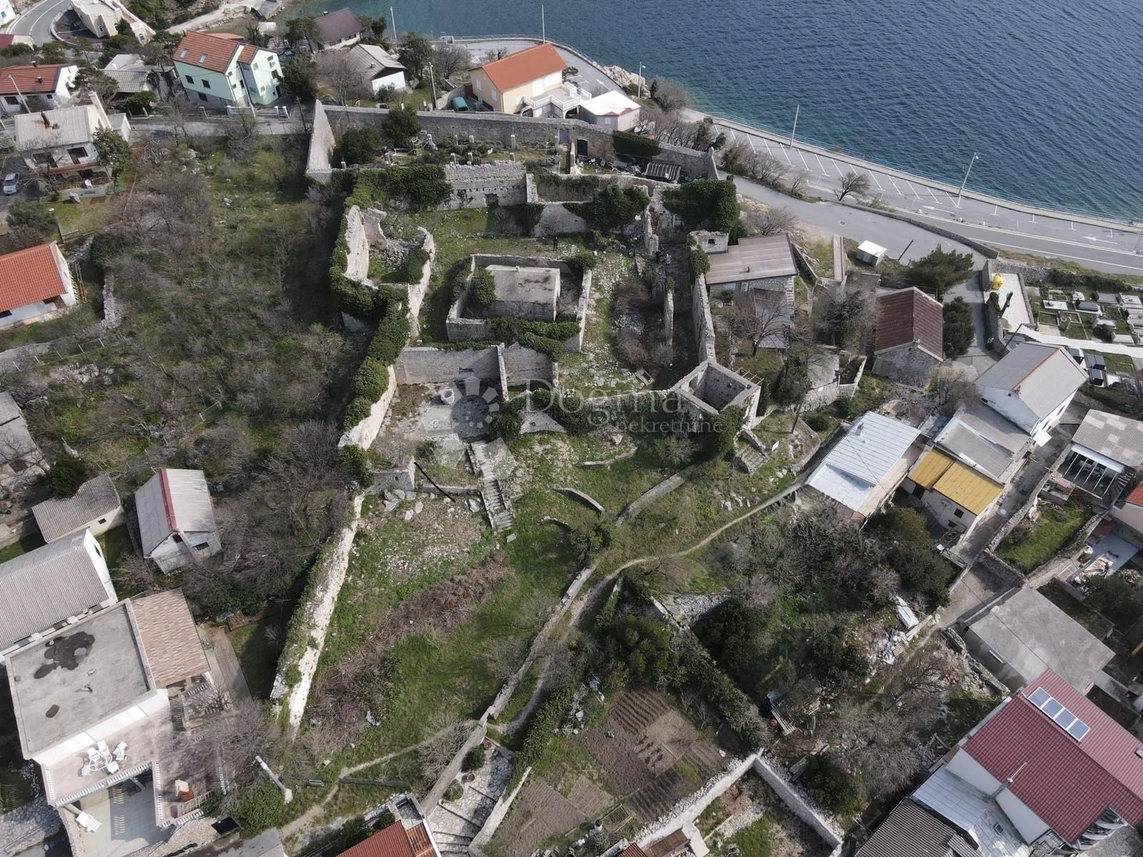 Karlobag, Građevinsko Zemljište 190 M2
