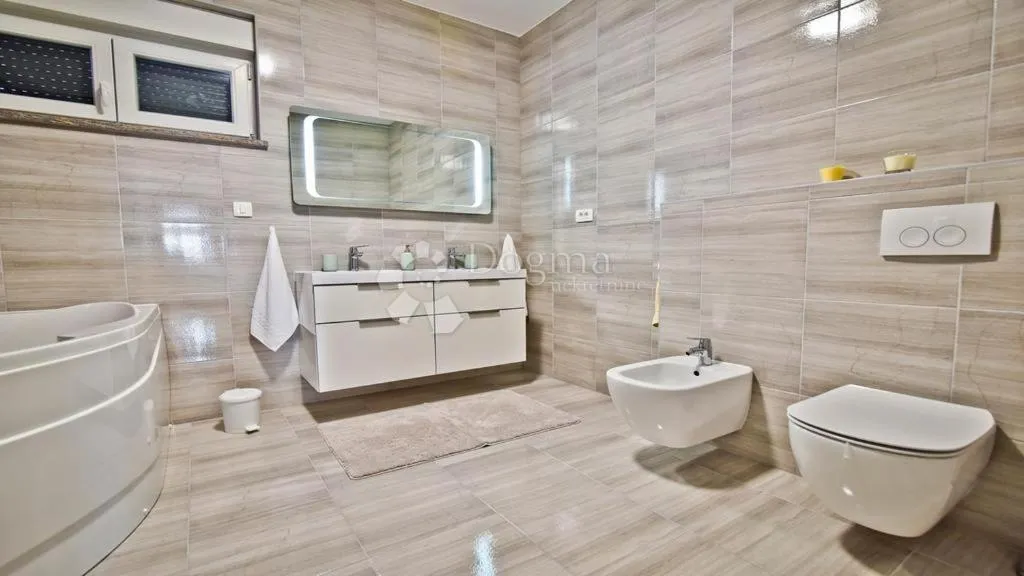 ekskluzivna villa s pogledom na more - slika 21
