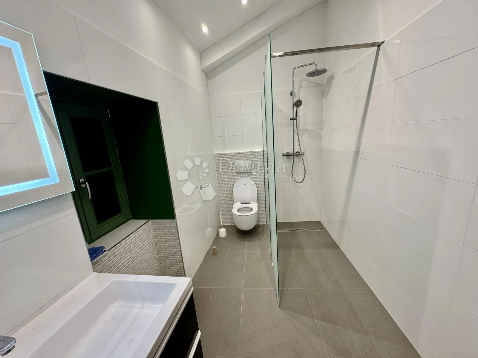 ekskluzivni apartman u centru opatije - slika 15