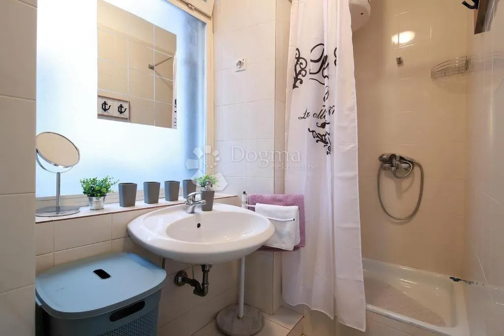 rijeka centar studio app 57m2 + 20m2 poslovni prostor - slika 9