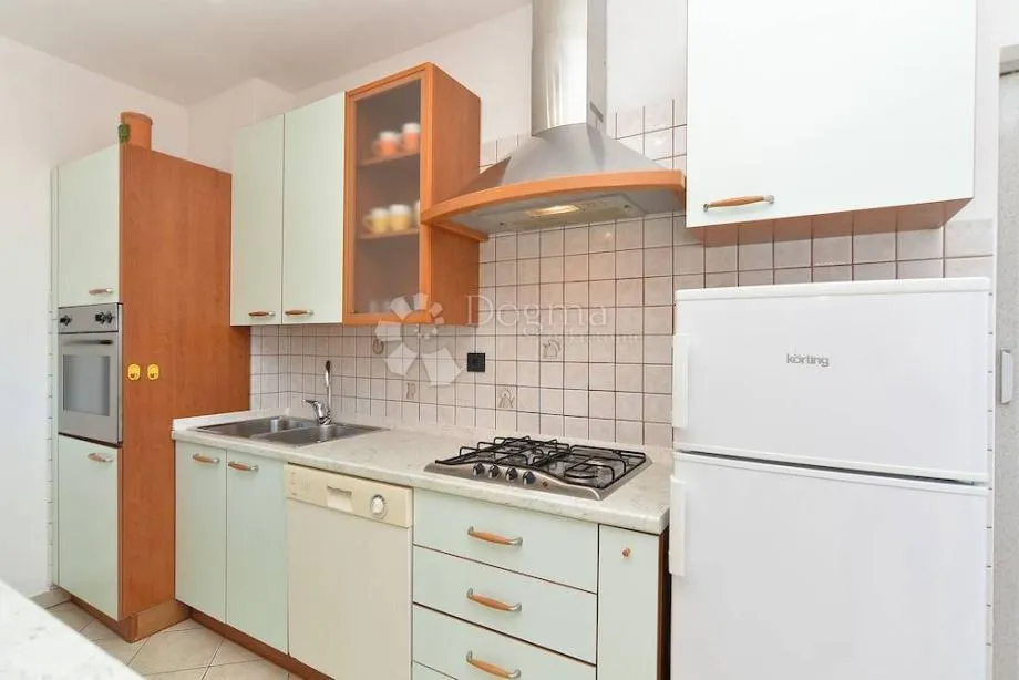 apartmanska kuća visokog potencijala 2 km od mora! - slika 5