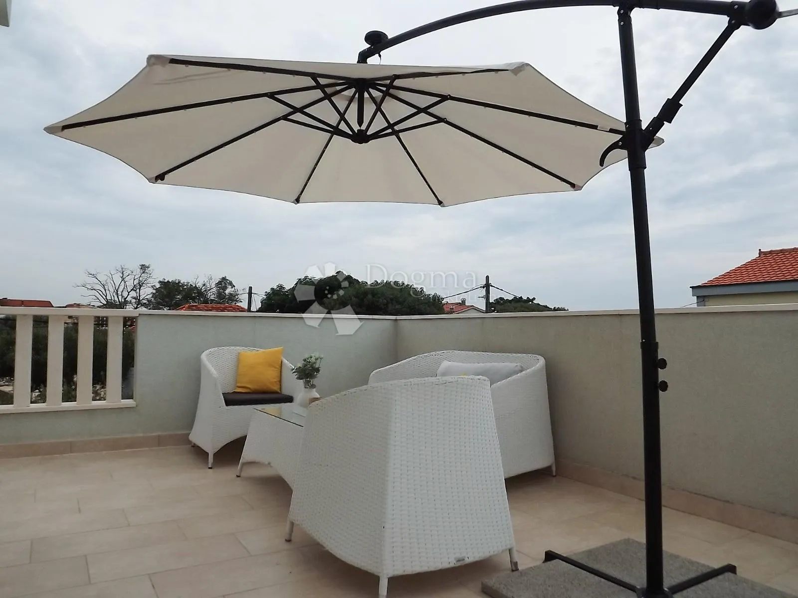 luksuzna vila s bazenom u središtu vrsi – blizina mora, privatnost i elegancija - slika 5