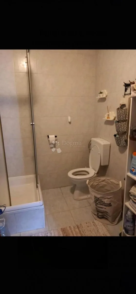 dvije manje kuce okolica kavrana - slika 13