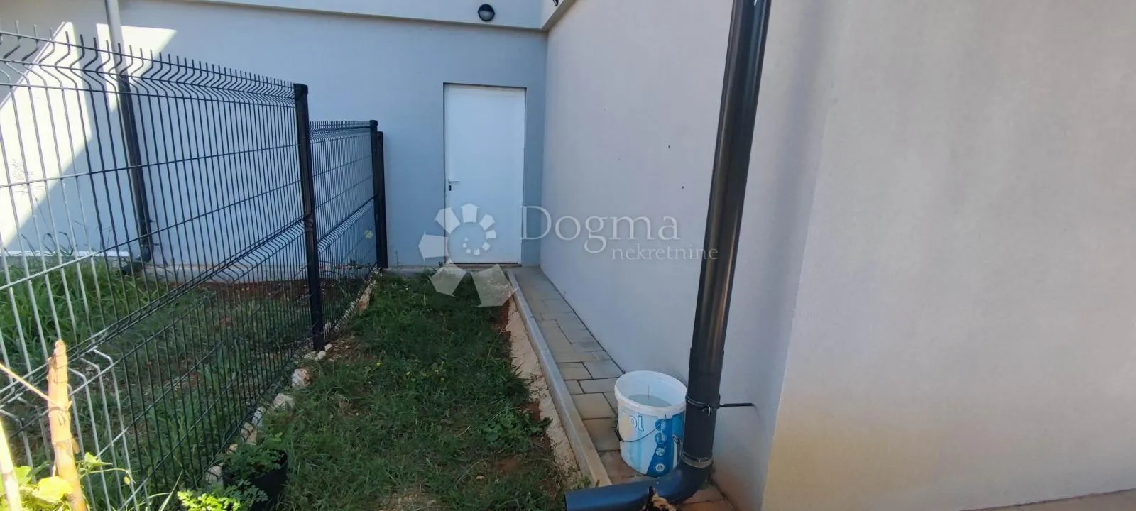 zadar, bokanjac - prostran stan u mirnom naselju - slika 23