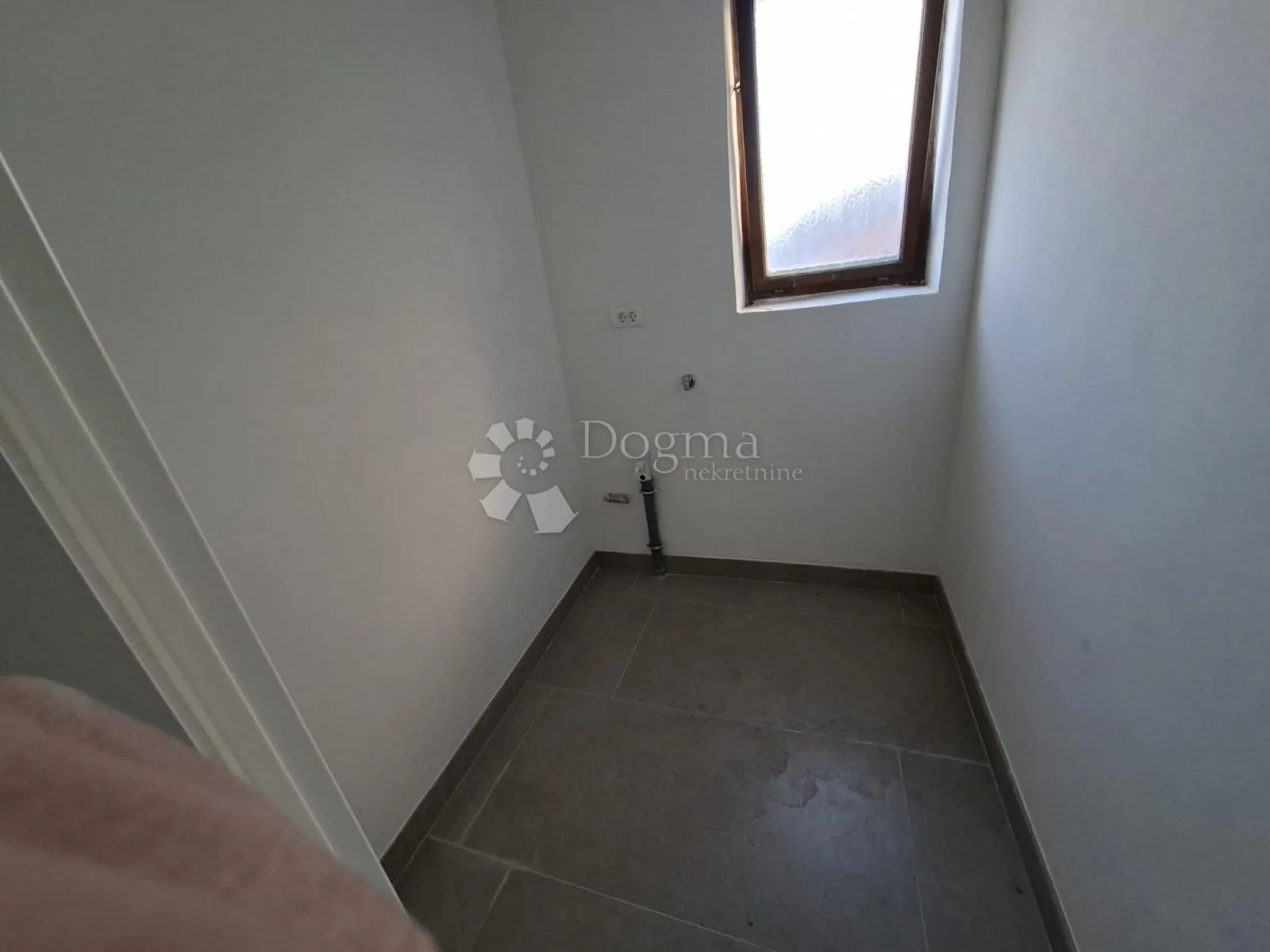 elegantna kuća sisak - slika 13