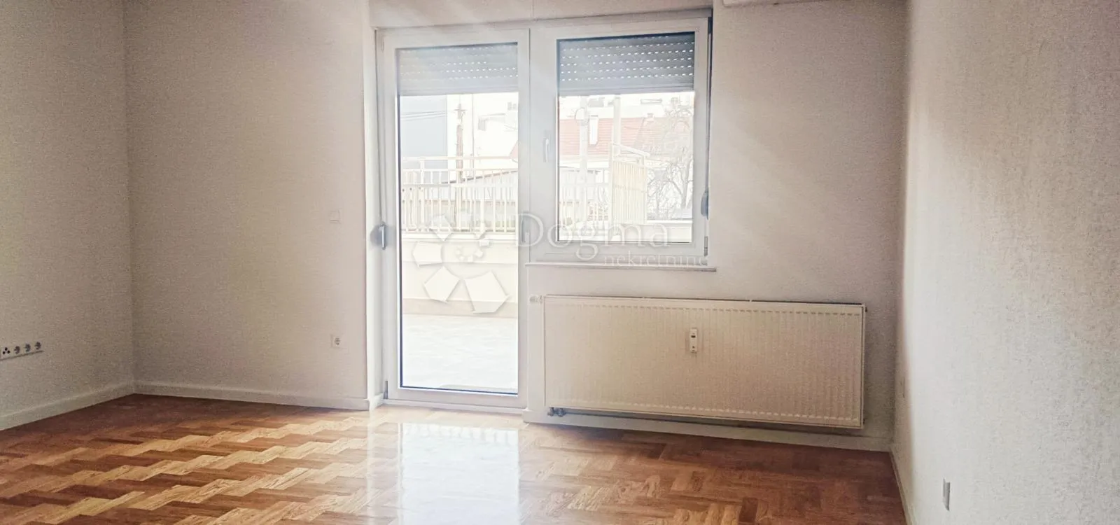 predivan stan dvostrane orijentacije u srcu španskog! - slika 5