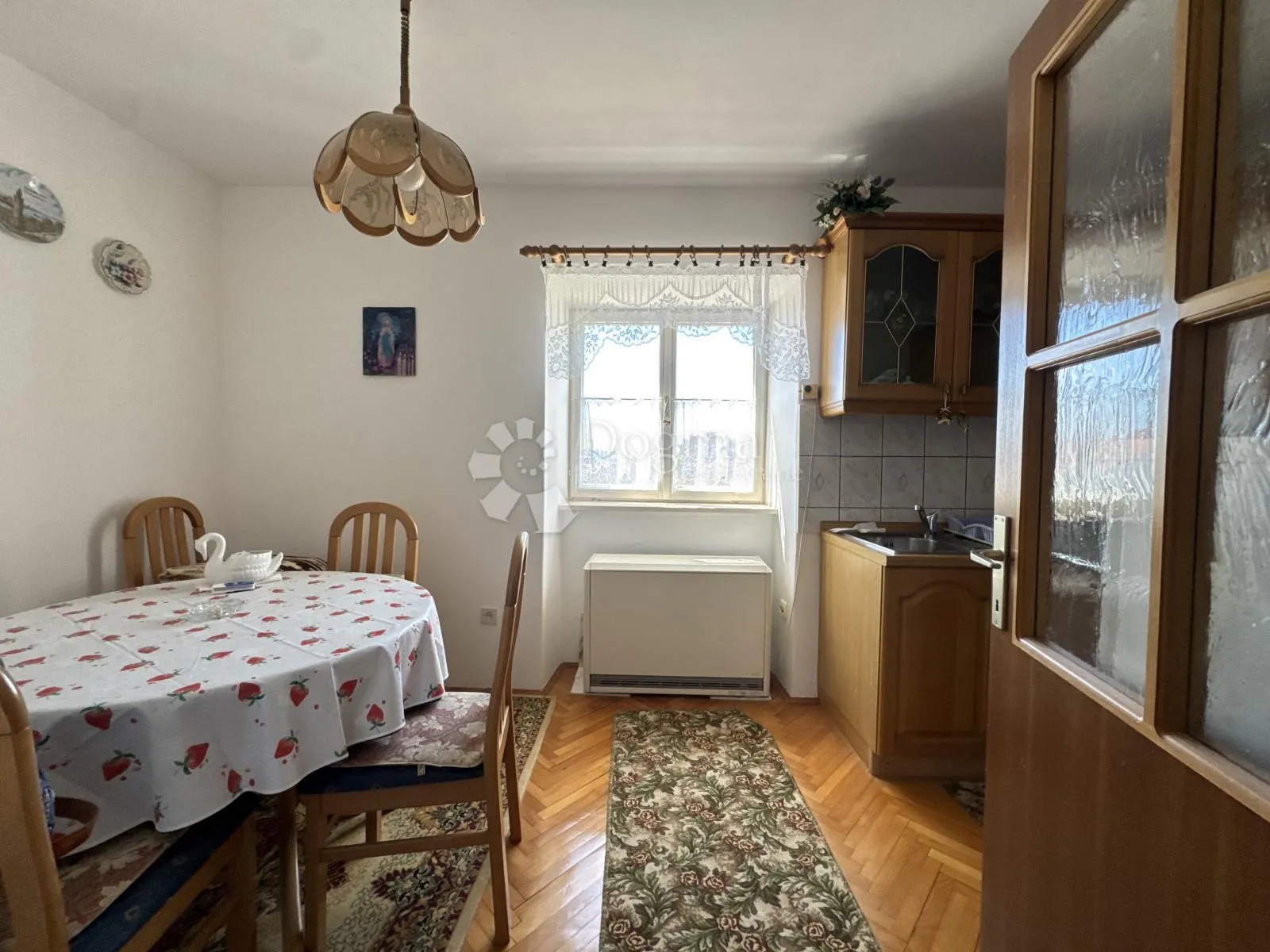 kuća sa dva stana, pomoćnim objektom i okućnicom/ krk-garica - slika 11