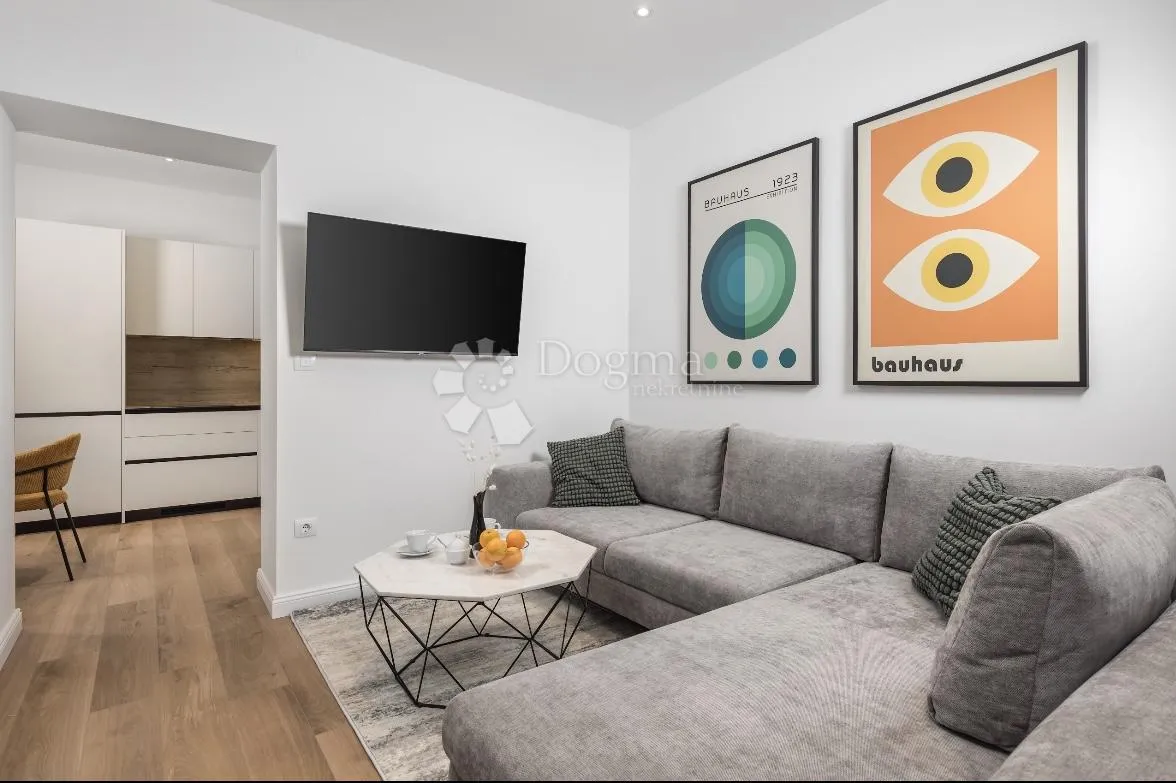 rijeka, centar, 156 m2. divota od 3 stambene jedinice! - slika 36