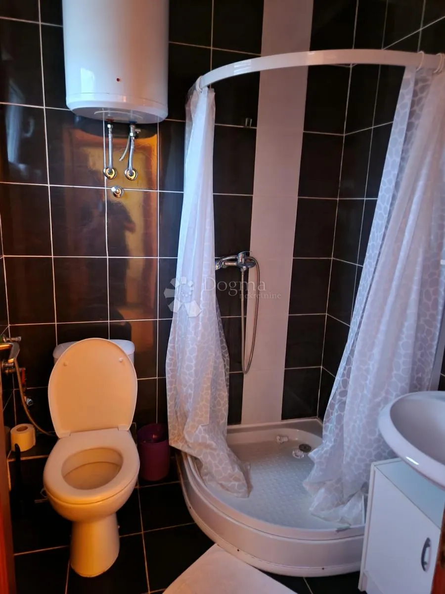 odličan apartman na otoku viru – svega 400 m od mora - slika 20