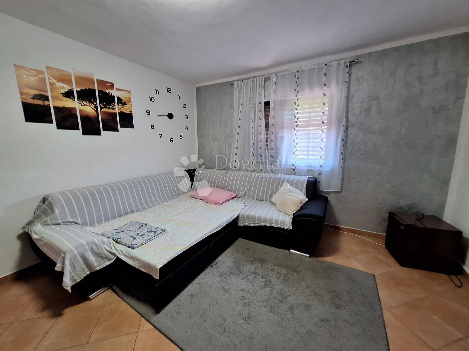 samostojeća kuća sa 3 apartmana - slika 15